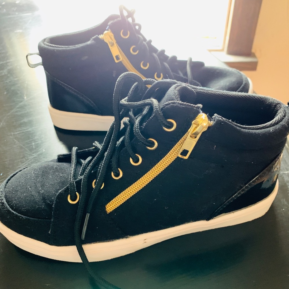 Big girl’s high top shoes